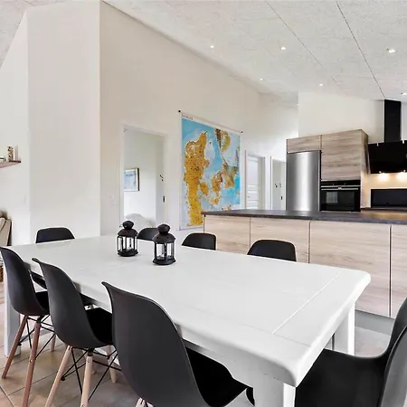Holiday home Bl1704-blokhus-pirupvejen-66 *